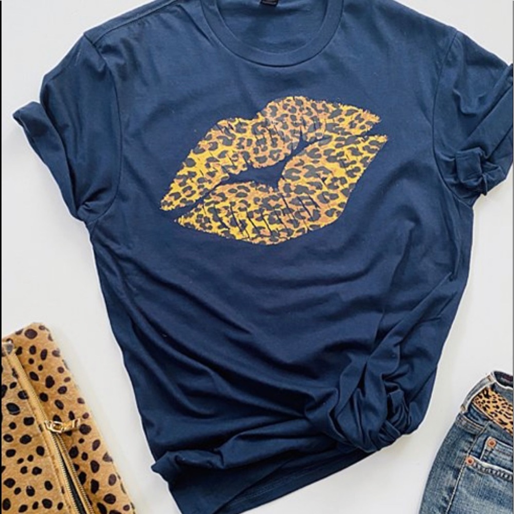 Leopard Print Lips T